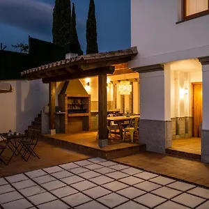 casa-mirestany-wonderful-house-with-amazing-views.catalonia-hotels.com/